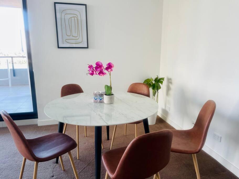 Stunning Waterfront 3 Bedroom With Pool, Bbq Apartment Sydney