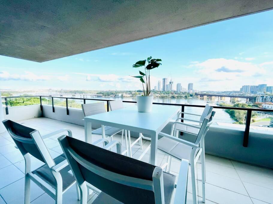 Stunning Waterfront 3 Bedroom With Pool, Bbq Sydney