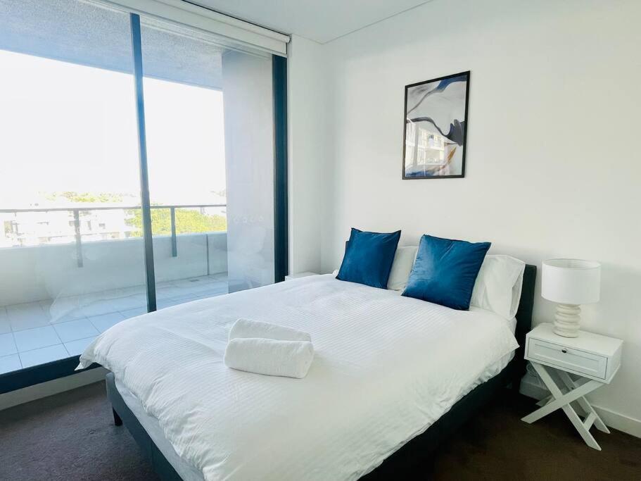 Stunning Waterfront 3 Bedroom With Pool, Bbq *